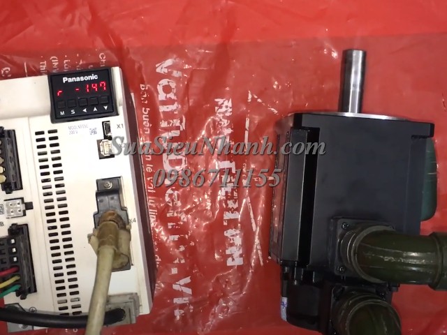 Sửa AC SERVO MOTOR 1.5kW Panasonic MSMF152L1G6M 431Z Lỗi Err44.0, encoder ngập dầu Sửa chữa AC SERVO MOTOR 1.5kW Panasonic Model: MSMF152L1G6M Serial: 431Z Lỗi Err44.0, encoder ngập dầu Phụ kiện kèm theo: AC SERVO DRIVER 1.5kW Panasonic Model: MDDLN55SG Serial: 046Z