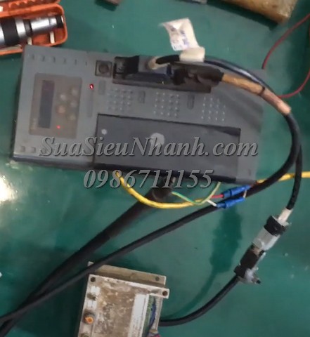 Sửa Servo Driver 4.4kW INVT Model: SV-DB10-4R4-4-1R Serial: 0398 Lỗi ổ cắm encoder bị vỡ, gãy chân Sửa chữa Servo Driver 4.4kW INVT Model: SV-DB10-4R4-4-1R Serial: 0398 Lỗi ổ cắm encoder bị vỡ, gãy chân