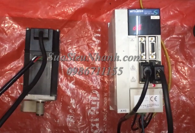 Sửa AC SERVO DRIVER 400W MITSUBISHI Model: MR-J2S-40B-PY135 Serial: D100 Lỗi E9, RD is OFFSửa chữa AC SERVO DRIVER 400W MITSUBISHI    
Model:  MR-J2S-40B-PY135   Serial: D100
Lỗi E9, RD is OFF