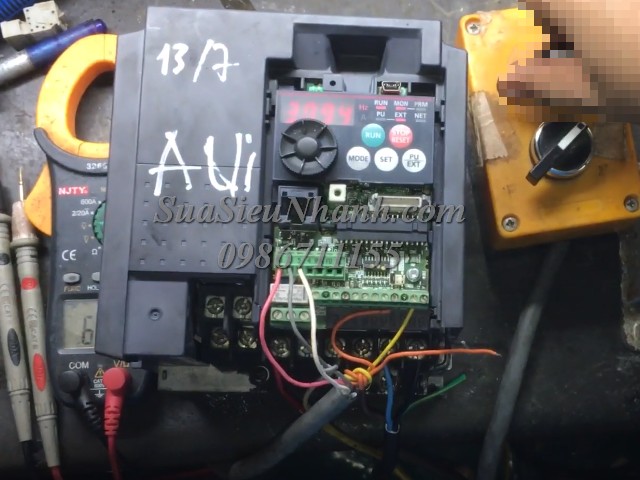 Sửa Biến tần 2.2kW MITSUBISHI Model: FR-E740-2.2K-CHT Serial: 8100 ( XM69 ) Lỗi ELOH Sửa chữa Biến tần 2.2kW MITSUBISHI Model: FR-E740-2.2K-CHT Serial: 8100 ( XM69 ) Lỗi ELOH