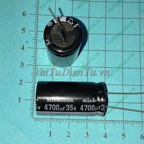 Tụ hóa 4700uF 35V 4700uF35V4700uF 18x35MM Nichicon; Mã: C4700uF35V18X35; Kiểu chân: Cắm; Thương hiệu: Nichicon; Xuất xứ: Hàng mới