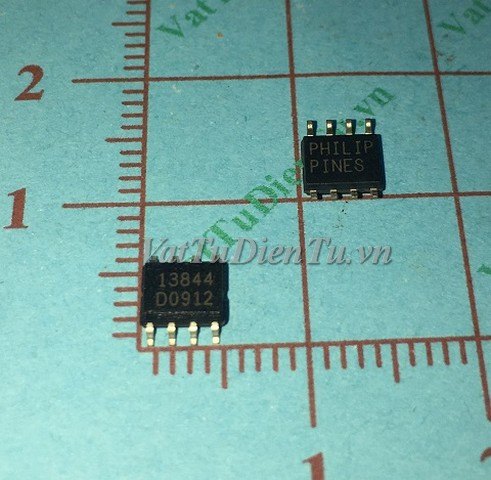 FA13844N FA13844 13844 SOP8 IC Nguồn, CMOSIC for Current-Mode PWM Power Supply Mã: FA13844N Kiểu chân: 8 chân dán SOP-8 Dùng cho: Vật tư biến tần