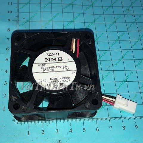 06025VE-12Q-CM Quạt tản nhiệt 12V 0.65A 60x60x25mm NMB 4 dây; Mã: 06025VE-12Q-CM; Thương hiệu: NMB; Xuất xứ: Hàng mới