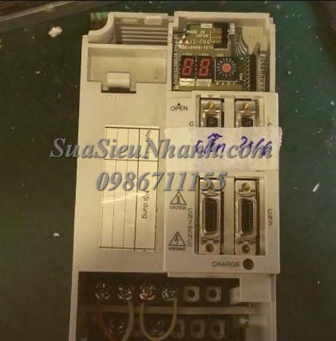 Sửa AC SERVO DRIVER MITSUBISHI 3.5kW MR-J2S-350B-S041U703 A051 Lỗi chập công suất Sửa chữa AC SERVO DRIVER MITSUBISHI 3.5kW Model: MR-J2S-350B-S041U703 Serial: A051 Lỗi chập công suất