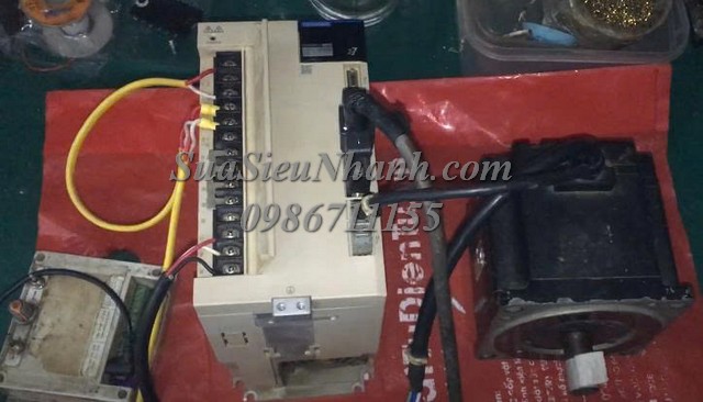 Sửa AC SERVO DRIVER YASKAWA 2kW SGD7S-180A00B202 0074 Lỗi chập cháy nguồn lực, chập công suất Sửa chữa AC SERVO DRIVER YASKAWA 2kW Model: SGD7S-180A00B202 Serial: 0074 Lỗi chập cháy nguồn lực, chập công suất