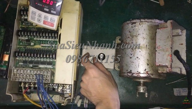 Sửa Biến tần MITSUBISHI 3.7kW FR-A520-3.7K D002 Lỗi E.UVT Under VoltageSửa chữa Biến tần MITSUBISHI 3.7kW Model: FR-A520-3.7K Serial: D002 Lỗi E.UVT Under Voltage