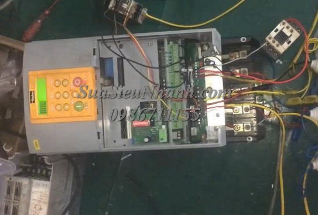 Sửa Bộ Điều Khiển Động Cơ 1 Chiều Parker 591P DC DRIVER 591P-53311020-P00-U4A0 591P/0110/500/0011/UK Sửa chữa Bộ Điều Khiển Động Cơ 1 Chiều Parker 591P DC DRIVER Model: 591P-53311020-P00-U4A0 591P/0110/500/0011/UK/AN/0/0/0 Serial: 0080 Lỗi cháy nổ mạch công suất