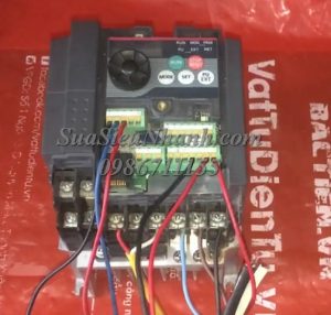 Sửa Biến tần MITSUBISHI 1.5kW FR-D720-1.5K F013 Lỗi chập công suấtSửa chữa Biến tần MITSUBISHI 1.5kW
Model: FR-D720-1.5K Serial: F013
Lỗi chập công suất