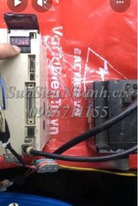 Sửa SERVO DRIVER YASKAWA 1kW SGD7S-7R6A00B202 0145A Lỗi hiển thị 1 gạch; Sửa chữa SERVO DRIVER YASKAWA 1kW; Model: SGD7S-7R6A00B202 Serial: 0145A; Lỗi hiển thị 1 gạch