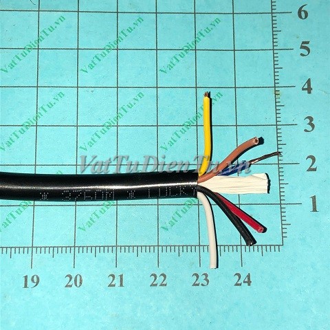 Dây cáp chống nhiễu 6 sợi 0.3mm²; Mã: CABLE6CS003; Cấu tạo: 6 lõi đồng mềm, tiết diện 0.3mm², bọc chống nhiễu lưới đồng hoặc nhôm; Vỏ cách điện PVC cao cấp chịu nhiệt; Màu vỏ: Xám hoặc đen; Ứng dụng: Truyền tín hiệu âm thanh, điều khiển PLC, camera, hệ thống tự động hóa.