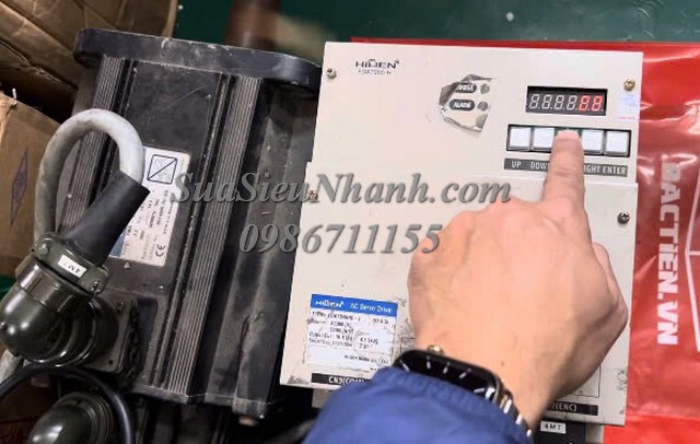 Sửa AC SERVO DRIVER HIGEN FDA7000-H 4.5kW FDA7045H0-J 7004 Lỗi Ano-04 lỗi điện áp thấp, lỗi động cơ Sửa chữa AC SERVO DRIVER HIGEN FDA7000-H 4.5kW Model: FDA7045H0-J Serial: 7004 Lỗi Ano-04 lỗi điện áp thấp, lỗi động cơ giật