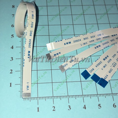 Cáp ngược FFC/FPC 10P 0.5mm dài 300mm; Mã: AWM-10-05-300-B; Số chân, pin (P): 10Pin; Bước chân, khoảng cách giữa tâm 2 chân: 0.5mm; Tổng chiều dài: 300mm; Tổng chiều rộng: 5.5mm; Loại đầu cắm tiếp xúc: B ngược khác mặt; Độ dày cáp: 0.12mm