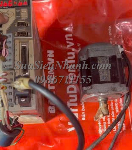 Sửa AC SERVO DRIVER RS OEMax 800W CSD5_08BX1 9030 Lỗi mất hiển thị Sửa chữa AC SERVO DRIVER RS OEMax 800W Model: CSD5_08BX1 Serial: 9030 Lỗi mất hiển thị