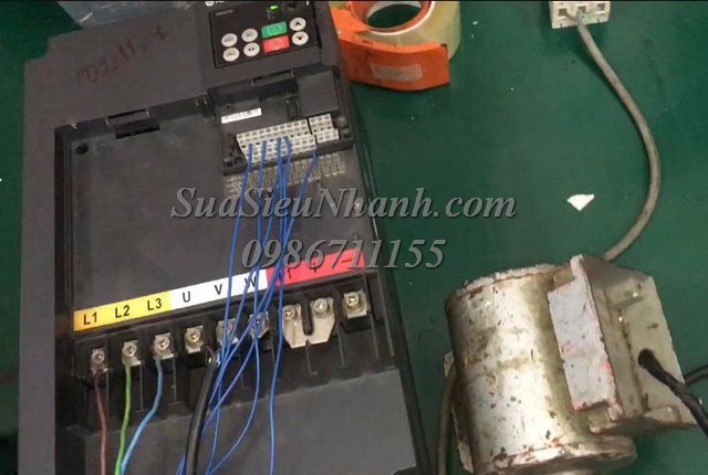 Sửa Biến tần HuaYuan 37kW/45kW G1-4T0370G/0450P 0005 Lỗi chập nổ nguồn lực công suất vào, lỗi nguồn điều khiển Sửa chữa Biến tần HuaYuan 37kW/45kW Model: G1-4T0370G/0450P Serial: 0005 Lỗi chập nổ nguồn lực công suất vào, lỗi nguồn điều khiển Phụ kiện kèm theo: 3c tụ hóa 1500uf400v