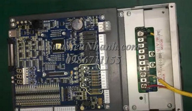Sửa Biến tần 5.5kW Fuji MT70 cho thang máy MT70-4T5P5 0888 Lỗi mất nguồn Sửa chữa Biến tần 5.5kW Fuji MT70 cho thang máy Model: MT70-4T5P5 Serial: 0888 Lỗi mất nguồn