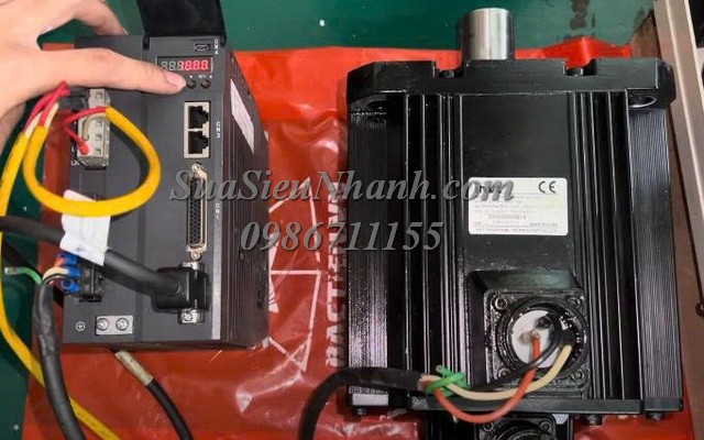 Sửa AC SERVO MOTOR INVT 3.0kW SV-MM18-3R0B-4-1A0-1000 0733 Lỗi Er17-1 Er18-0 Er02-0 Er02-1 Sửa chữa AC SERVO MOTOR INVT 3.0kW Model: SV-MM18-3R0B-4-1A0-1000 Serial: 0733 Lỗi Er17-1 Lỗi Er18-0 Lỗi Er02-0 Lỗi Er02-1 Encoder fault Phụ kiện kèm theo: AC SERVO DRIVER INVT 3kW Model: SV-DA200-3R0-4-C0 Serial: 2537; cáp