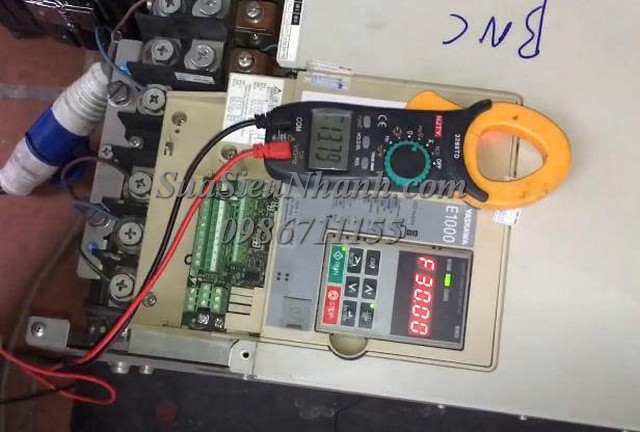 Sửa Biến tần YASKAWA 90kW E1000 CIMR-ET4A0165AAA 0001 Lỗi mạch Bypass sạc mềm Lỗi Uv3 Sửa chữa Biến tần YASKAWA 90kW E1000 Model: CIMR-ET4A0165AAA Serial: 0001 Lỗi mạch Bypass sạc mềm Lỗi Uv3