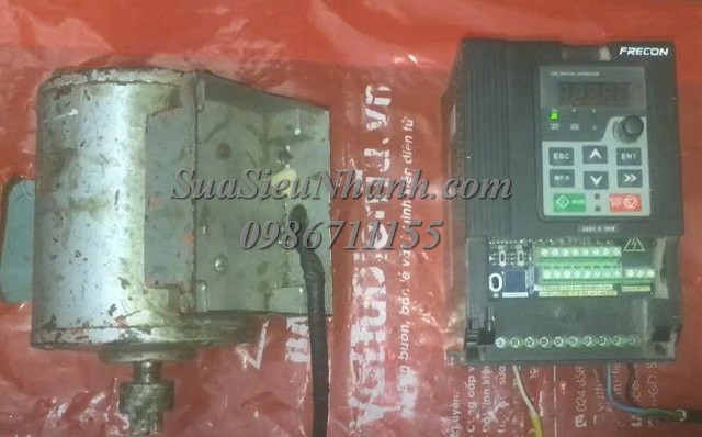 Sửa Biến tần FRECON 4kW FR100-4T-4.0B-H 0627 Lỗi cấp điện ra ko có điều khiển quạt Sửa chữa Biến tần FRECON 4kW Model: FR100-4T-4.0B-H Serial: 0627 Lỗi cấp điện ra ko có điều khiển quạt