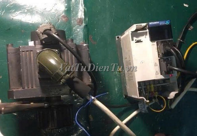 Chạy thử AC SERVO MOTOR MITSUBISHI 2kW Model: HC-SFS202 C32 Chạy test AC SERVO MOTOR MITSUBISHI 2kW Model: HC-SFS202 Serial: C32
