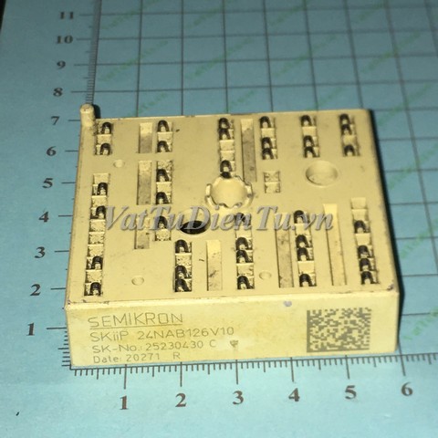 SKIIP24NAB126V10 Module IGBT 1200V 50A SEMIKRON (HTM); Mã: SKIIP24NAB126V10; Kiểu chân: Dạng module SKIIP; Thương hiệu: SEMIKRON; Xuất xứ: Hàng tháo máy
