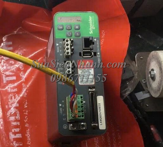 Sửa AC SERVO DRIVER Schnneider 1000W LXM26DU10M3X 1601 Lỗi màn hình nhấp nháy Sửa chữa AC SERVO DRIVER Schnneider 1000W Model: LXM26DU10M3X Serial: 1601 Lỗi màn hình nhấp nháy