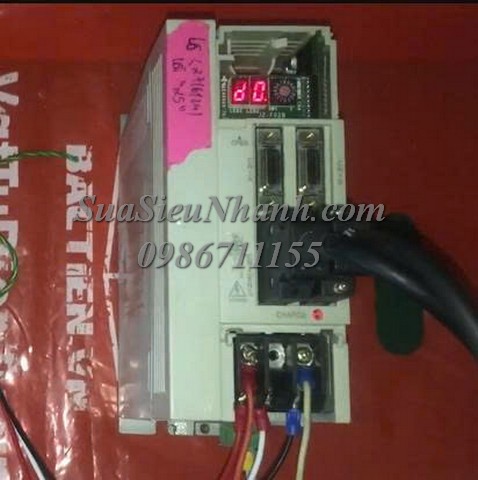 Sửa AC SERVO DRIVER MITSUBISHI 400W MR-J2S-40B-EE085 N361 Lỗi 25 Sửa chữa AC SERVO DRIVER MITSUBISHI 400W Model: MR-J2S-40B-EE085 Serial: N361 Lỗi 25