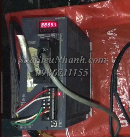 Sửa AC SERVO DRIVER MITSUBISHI 750W MR-JE-70A 0009 Lỗi AL.32.1 Sửa chữa AC SERVO DRIVER MITSUBISHI 750W Model: MR-JE-70A Serial: 0009 Lỗi AL.32.1 Phụ kiện kèm theo: AC SERVO MOTOR MITSUBISHI 0.5kW Model: HG-SN52J-S100 Serial: 3005
