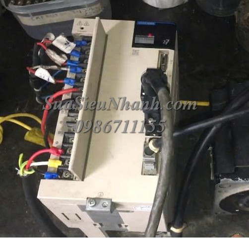 Sửa AC SERVO DRIVER YASKAWA 3kW SGD7S-200A00A002 0089 Lỗi màn hình hiển thị 1 gạch Sửa chữa AC SERVO DRIVER YASKAWA 3kW Model: SGD7S-200A00A002 Serial: 0089 Lỗi màn hình hiển thị 1 gạch