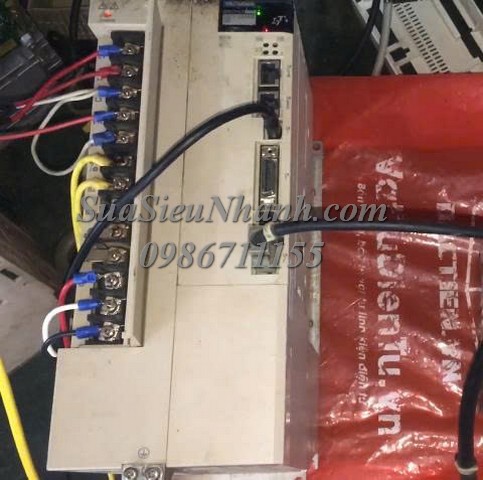 Sửa AC SERVO DRIVER YASKAWA 5kW SGD7S-330AA0B202 0099 Lỗi Hbb Lỗi A.Eb1 Sửa chữa AC SERVO DRIVER YASKAWA 5kW Model: SGD7S-330AA0B202 Serial: 0099 Lỗi Hbb : do not connect a safety function device, leave the Safety Jumper ; Lỗi A.Eb1