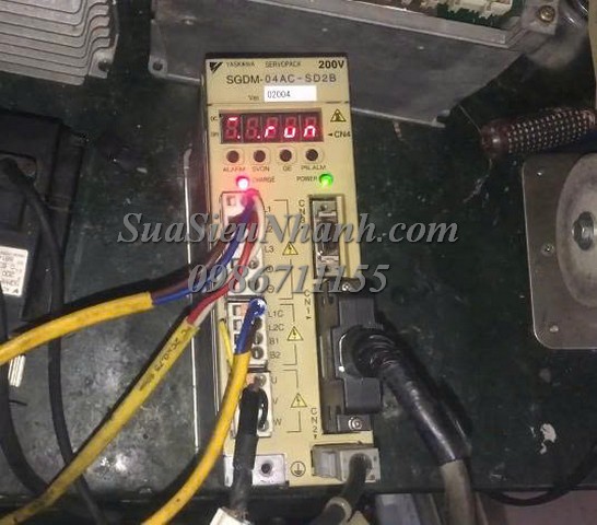 Sửa AC SERVO DRIVER YASKAWA 0.2kW SGDM-04AC-SD2B 0002 Điều khiển motor làm motor bị cháy Sửa chữa AC SERVO DRIVER YASKAWA 0.2kW Model: SGDM-04AC-SD2B Serial: 0002 Điều khiển motor làm motor bị cháy