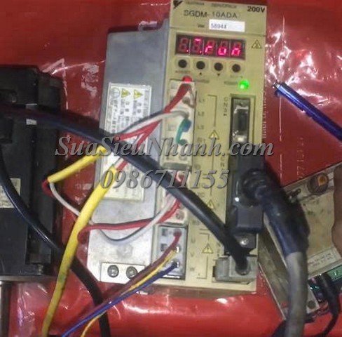 Sửa AC SERVO DRIVER YASKAWA 1.0kW SGDM-10ADA 0028 Lỗi Sửa chữa AC SERVO DRIVER YASKAWA 1.0kW Model: SGDM-10ADA Serial: 0028 Lỗi