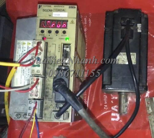 Sửa AC SERVO DRIVER YASKAWA 1.0kW SGDM-10ADA 0043 Lỗi phát xung chỉ chạy dc 1 chiều lệch tọa độ Sửa chữa AC SERVO DRIVER YASKAWA 1.0kW Model: SGDM-10ADA Serial: 0043 Lỗi phát xung chỉ chạy dc 1 chiều; lệch tọa độ