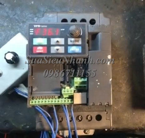 Sửa Biến tần DELTA 2.2kW VFD-series VFD022E43A 0061 Lỗi OC Sửa Biến tần DELTA 2.2kW VFD-series Model: VFD022E43A Serial: 0061 Lỗi OC