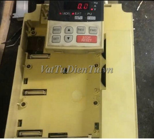 Sửa Biến tần MITSUBISHI 3.7kW FREQROL-A500 FR-A540-3.7K 8025 Lỗi điện áp thấp Sửa chữa Biến tần MITSUBISHI 3.7kW FREQROL-A500 Model: FR-A540-3.7K Serial: 8025 Lỗi điện áp thấp