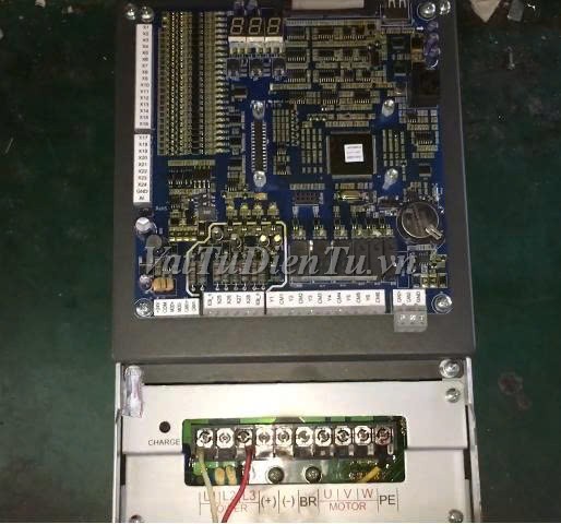 Sửa Biến tần thang máy Fuji 5.5kW MT70 MT70-4T5P5 1694 Lỗi nguồn Sửa chữa Biến tần thang máy Fuji 5.5kW MT70 Model: MT70-4T5P5 Serial: 1694 Lỗi nguồn