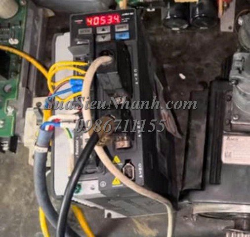 Sửa AC SERVO DRIVER DELTA ASDA-B2 1.5kW ASD-B2-1521-B 2721 Lỗi động cơ giật khi có tải Sửa chữa AC SERVO DRIVER DELTA ASDA-B2 1.5kW Model: ASD-B2-1521-B Serial: 2721 Lỗi động cơ giật khi có tải Phụ kiện kèm theo: AC SERVO MOTOR DELTA 1.5kW Model: ECMA-E21315RS Serial: 0364