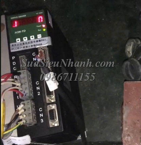 Sửa AC SERVO DRIVER Hirden H3N-TD-C 0135 Lỗi không điều khiển moto quay Sửa chữa AC SERVO DRIVER Hirden Model: H3N-TD-C Serial: 0135 Lỗi không điều khiển moto quay Phụ kiện kèm theo: AC SERVO MOTOR Hirden 1.57kW Model: B1310015FR12C0A0 Serial: 0608; 2 cáp; AC SERVO DRIVER Hirden Model: H3N-TD-C Serial: 0123