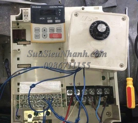 Sửa Biến tần 5.0kW MITSUBISHI MD-AX520-5.0K 4005 Lỗi PSU Sửa chữa Biến tần 5.0kW MITSUBISHI Model: MD-AX520-5.0K Serial: 4005 Lỗi PSU