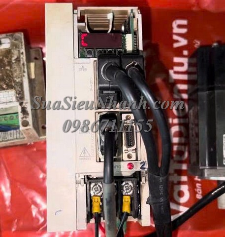 Sửa AC SERVO DRIVER MITSUBISHI 400W MR-J2S-40A F057 Lỗi AL51 Sửa chữa AC SERVO DRIVER MITSUBISHI 400W Model: MR-J2S-40A Serial: F057 Lỗi AL51