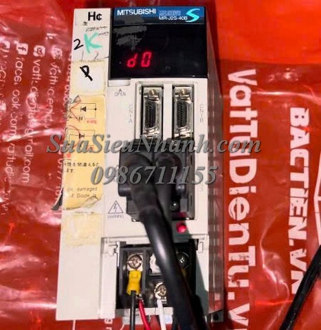 Sửa AC SERVO DRIVER MITSUBISHI 400W MR-J2S-40B 4043 Lỗi E9 Lỗi AL-E9 Sửa chữa AC SERVO DRIVER MITSUBISHI 400W Model: MR-J2S-40B Serial: 4043 Lỗi E9 Lỗi AL-E9