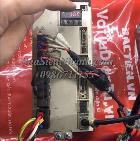 Sửa AC SERVO DRIVER YASKAWA 750W SGD7S-5R5A00B202 0267 Lỗi hiển thị 1 gạch Sửa chữa AC SERVO DRIVER YASKAWA 750W Model: SGD7S-5R5A00B202 Serial: 0267 Lỗi hiển thị 1 gạch