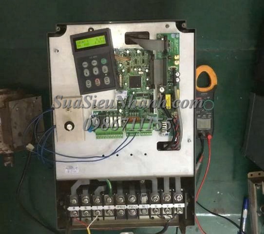 Sửa Biến tần LS 30kW iP5A SV300iP5A-4N0 058F Lỗi quá dòng Sửa chữa Biến tần LS 30kW iP5A Model: SV300iP5A-4N0 Serial: 058F Lỗi quá dòng