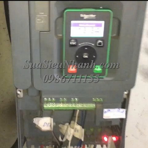 Sửa Biến tần Schneider Altivar 610 15kW ATV610D15N4 300Q Lỗi mất pha đầu ra Sửa chữa Biến tần Schneider Altivar 610 15kW Model: ATV610D15N4 Serial: 300Q Lỗi mất pha đầu ra