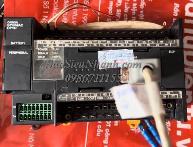 Sửa PLC OMRON SYSMAC CP1H CP1H-XA40DR-A X08S Lỗi mất kết nối Sửa chữa PLC OMRON SYSMAC CP1H Model: CP1H-XA40DR-A Serial: X08S Lỗi mất kết nối Phụ kiện kèm theo: Màn hình cảm ứng HMI Kinco Model: MT4400T Serial: 0016; cáp