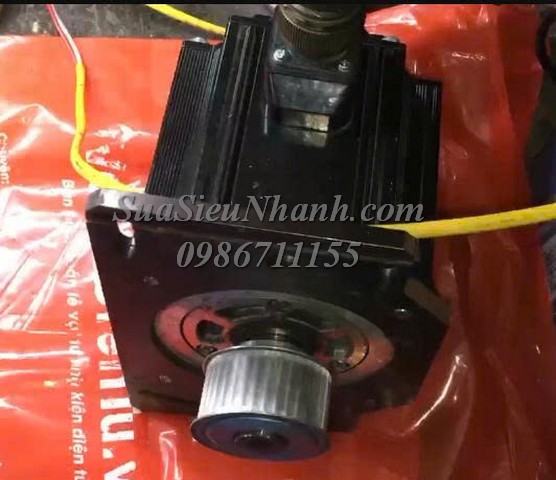 Sửa AC SERVO MOTOR Fuji 1500W GYG152C5-RG2 0012 Lỗi kết nối với encoder Sửa chữa AC SERVO MOTOR Fuji 1500W Model: GYG152C5-RG2 Serial: 0012 Lỗi kết nối với encoder Phụ kiện kèm theo: AC SERVO DRIVER Fuji 1500W Model: RYH152F5-VV2 Serial: 143B; 01 cáp