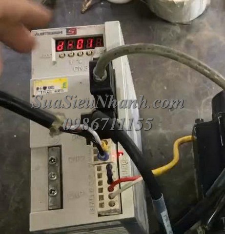 Sửa AC SERVO DRIVER MITSUBISHI 750W MR-E-70A-KH003 5003 Lỗi AL17 Sửa chữa AC SERVO DRIVER MITSUBISHI 750W Model: MR-E-70A-KH003 Serial: 5003 Lỗi AL17