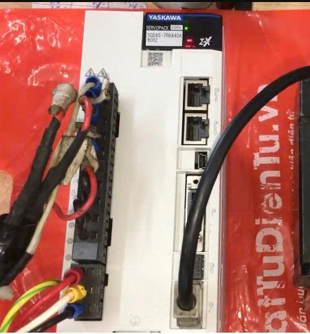 Sửa AC SERVO DRIVER YASKAWA 1kW SGDXS-7R6A40A8002 0258 Lỗi A.410 Sửa chữa AC SERVO DRIVER YASKAWA 1kW Model: SGDXS-7R6A40A8002 Serial: 0258 Lỗi A.410