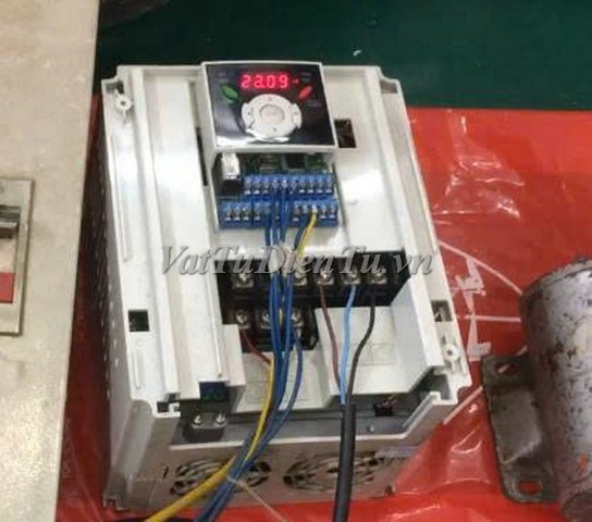 Sửa Biến tần LS 7.5kW SV075iG5A-4 02E4 Lỗi OCt Sửa chữa Biến tần LS 7.5kW Model: SV075iG5A-4 Serial: 02E4 Lỗi OCt