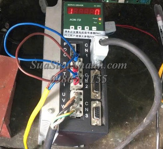 Sửa AC SERVO DRIVER Hirden H3N-TD-C 0135 Lỗi không điều khiển moto quay Sửa chữa AC SERVO DRIVER Hirden Model: H3N-TD-C Serial: 0135 Lỗi không điều khiển moto quay