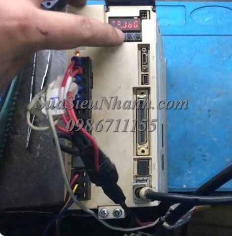 Sửa SERVO DRIVER YASKAWA 750W SGD7S-5R5A00B202 0289 Lỗi hiển thị 1 gạch; Sửa chữa SERVO DRIVER YASKAWA 750W; Model: SGD7S-5R5A00B202 Serial: 0289; Lỗi hiển thị 1 gạch